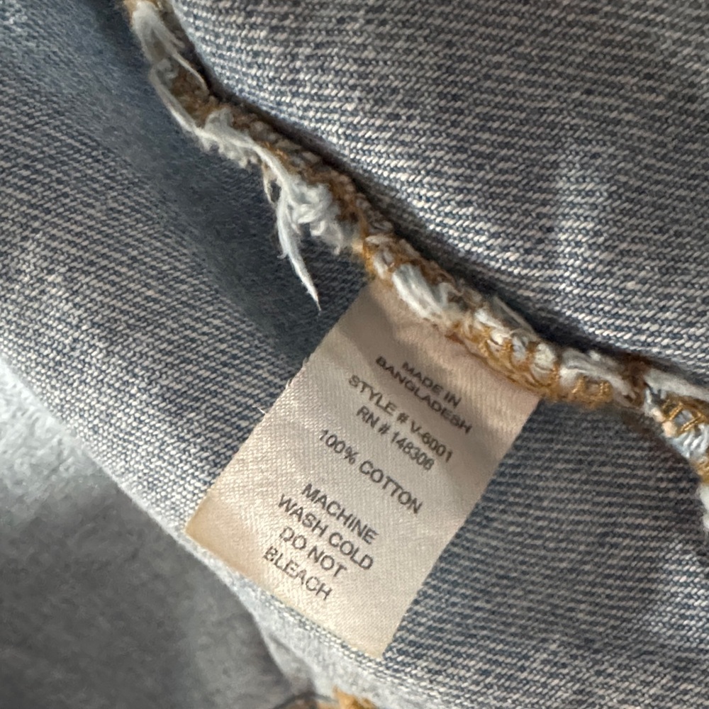 💙 Blue Age Denim Sleeveless Vest with Distressed Details – SZ M 💙 - Picture 3 of 4